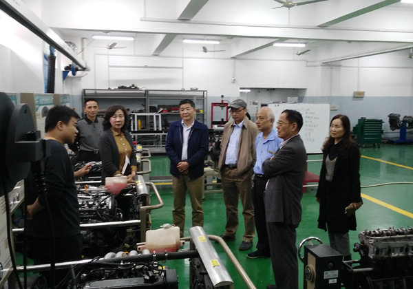 汽车实训室检查2 - 副本.jpg