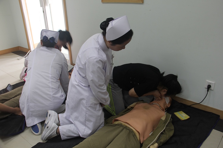 5.心肺复苏.JPG